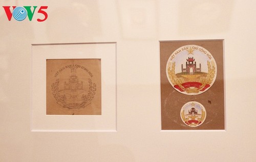 Ausstellung über die Entstehung des vietnamesischen Wappens in Hanoi - ảnh 11