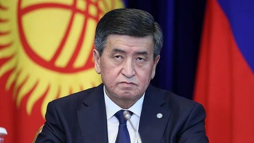 Kirgisistans Präsident erklärt sich zum Rücktritt bereit - ảnh 1