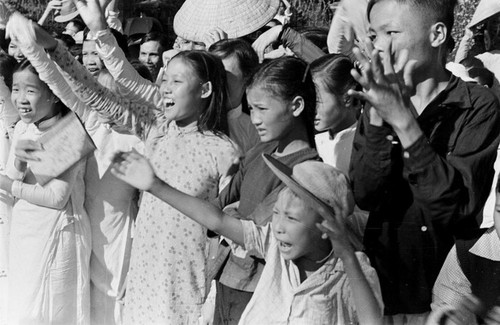 Wertvolle Fotos über den Tag der Befreiung der Hauptstadt am 10. Oktober 1954 - ảnh 10