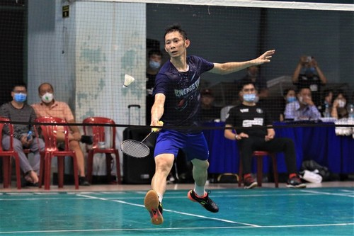 Nguyen Tien Minh besiegt das Badmintonturnier von Ho Chi Minh Stadt 2020 - ảnh 1