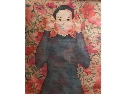 Kontraste bei der Ausstellung „Versteckte Blumen 2” von Nguyen Thi Chau Giang - ảnh 1