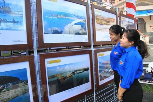 Ausstellung für Dokumente über vietnamesische Inselgruppen Hoang Sa und Truong Sa - ảnh 1