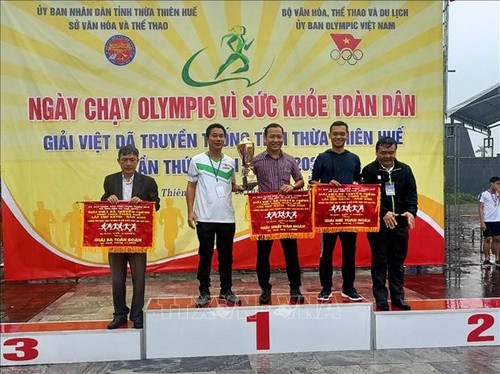 Fast 2000 Sportler nehmen am traditionellen Langlaufturnier in Thua Thien Hue teil - ảnh 1