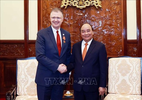 Staatspräsident Nguyen Xuan Phuc empfängt US-Botschafter Daniel Kritenbrink - ảnh 1