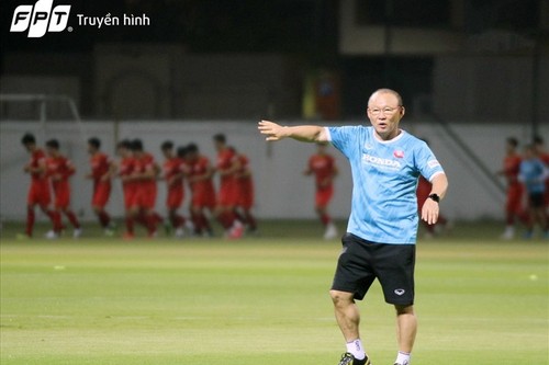 Südostasiens Fußball beeindruckt die Leistung des Trainers Park Hang-seo und der vietnamesischen Mannschaft - ảnh 1