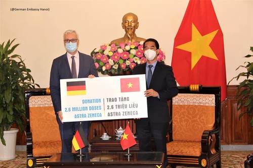 Deutschland unterstützt Vietnam mit weiteren 2,6 Millionen Covid-19-Impfdosen - ảnh 1