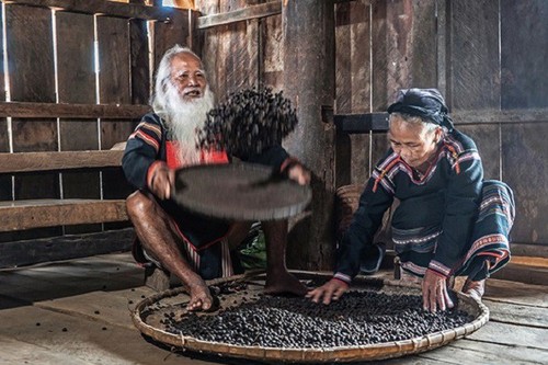 Einzigartiges Vietnam durch die Linse internationaler Fotografen - ảnh 2