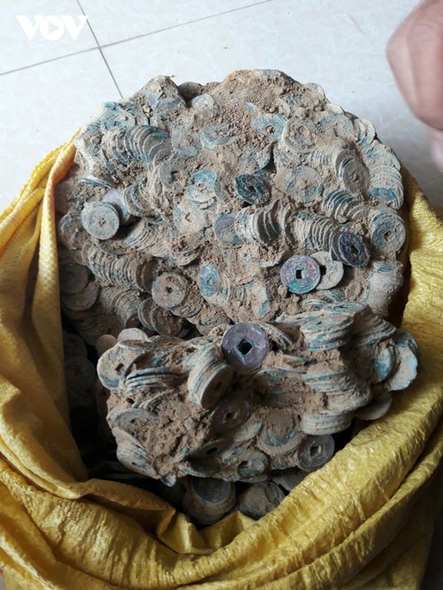 Entdeckung des 1000 Jahre alten Münzgefäß in Provinz Quang Tri - ảnh 1