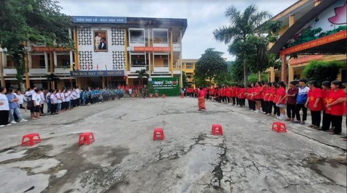 Verbreitung des Modells “Glückliche Schule” in Yen Bai - ảnh 1