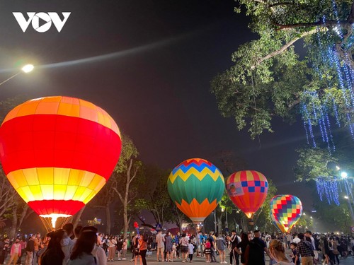 Programm “Tourismus der Stadt Hanoi begrüßt das Jahr 2022” - ảnh 1