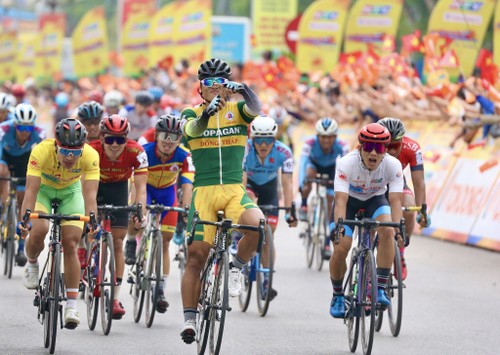 Nationales Radrennen: Tran Tuan Kiet gewinnt Hanoi-Thanh Hoa-Strecke - ảnh 1