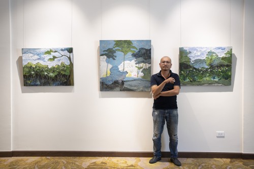Ausstellung “Wolken in Indochina” - Reise mit Erinnerungen - ảnh 1