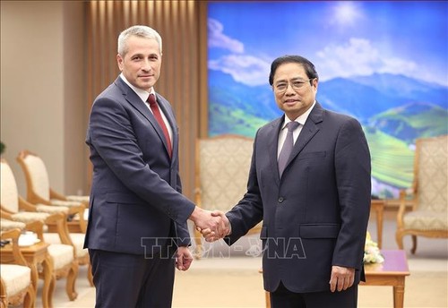 Premierminister Pham Minh Chinh empfängt den belarussischen Botschafter - ảnh 1