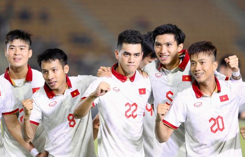 Vietnamesische Fußballmannschaft steht an der 96. Stelle der FIFA-Rangliste - ảnh 1