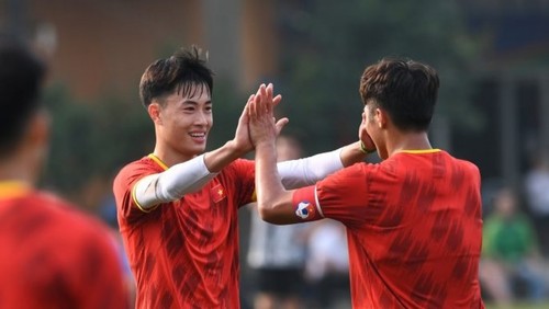 Freundschaftsspiele der U20-Mannschaft Vietnams vor der Fußball-Asienmeisterschaft 2023 - ảnh 1