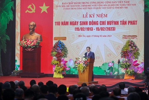Feier zum 110. Geburtstag des Revolutionärs Huynh Tan Phat - ảnh 1