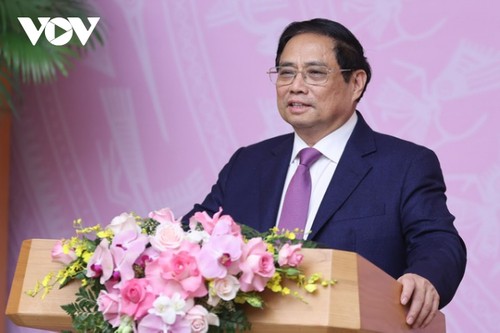 Premierminister Pham Minh Chinh: Förderung der Rolle weiblicher Intellektuellen - ảnh 1