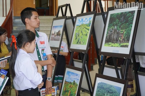 Fotoausstellung über Weltkulturerbe Vietnams und Laos - ảnh 1