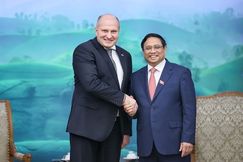 Premierminister Pham Minh Chinh empfängt den russischen Minister für Notsituation - ảnh 1