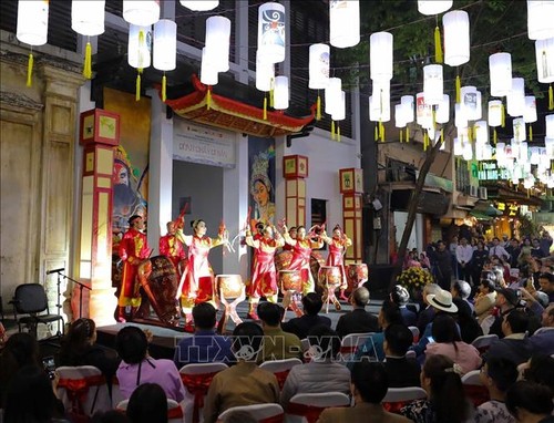 Kulturelle Aktivitäten in der Altstadt Hanois zum Kulturerbetag - ảnh 1