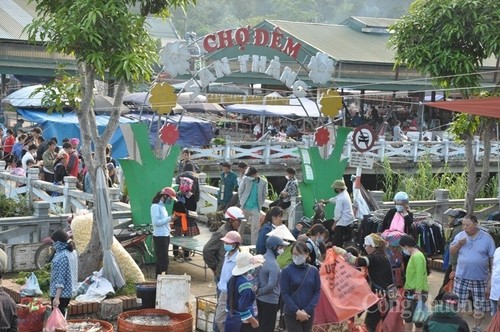Einzigartiger Markttag San Thang in Lai Chau - ảnh 1