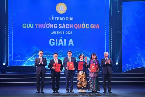 Verleihung des sechsten nationalen Buchpreises in Hanoi - ảnh 1