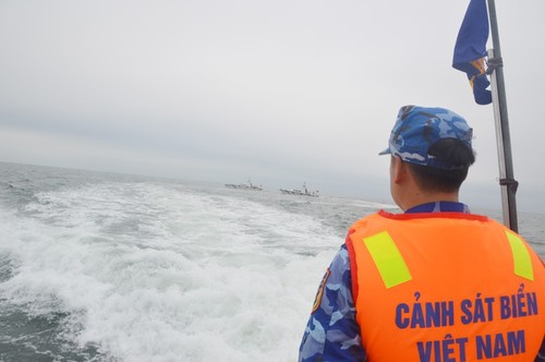 Seepolizei Vietnams und Chinas führen gemeinsame Patrouillenfahrt - ảnh 1