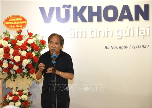 Das Buch über Vizepremierminister Vu Khoan präsentiert - ảnh 1