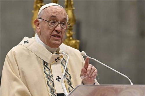 Papst Franziskus nimmt an G7-Sitzung zu KI teil - ảnh 1