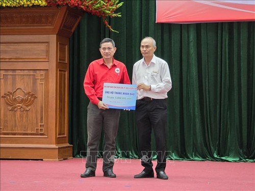 Monat der Menschlichkeit 2024: Unterstützung für Menschen aus schwierigen Verhältnissen in Kon Tum - ảnh 1