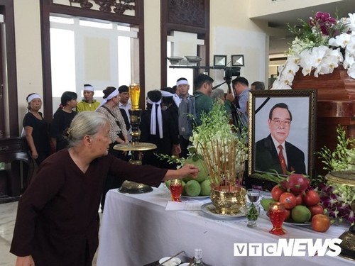 People mourn former PM - ảnh 2