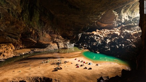Son Doong cave named on Lonely Planet’s bucket-list trips - ảnh 1