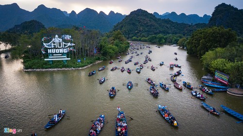 Traditional spring festivals kick off across Vietnam - ảnh 2