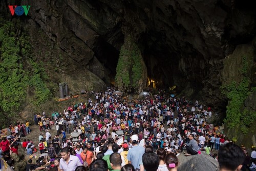 Traditional spring festivals kick off across Vietnam - ảnh 3