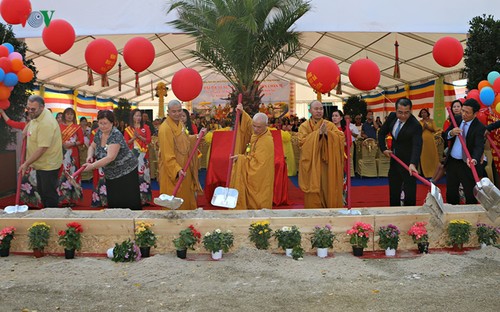 Construction of largest Vietnamese Buddhist center in Czech Republic commences - ảnh 1