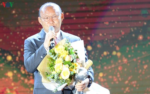 Vietnam wins big at regional football awards - ảnh 1