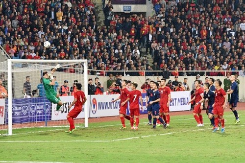 World Cup 2022 qualifier: Vietnam 0-0 Thailand, goalie Van Lam shines - ảnh 1