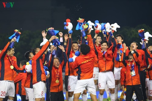 Vietnam win first ever SEA Games gold in men’s football - ảnh 13