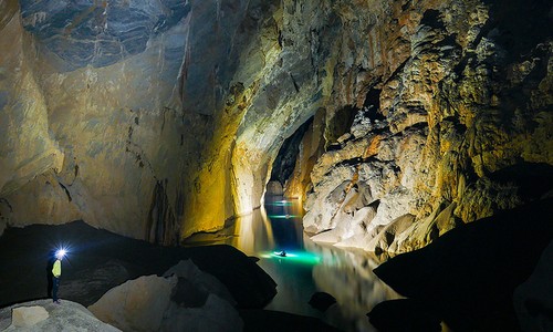 Vietnam reopens exclusive tours to world’s largest cave complex - ảnh 1