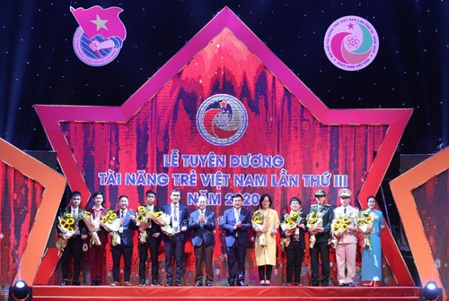 Outstanding individuals honored at 2020 Vietnam Young Talent Congress  - ảnh 1
