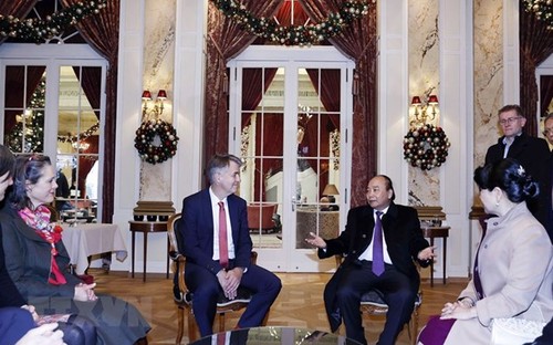 President promotes cultural, economic cooperation between Vietnam and Switzerland  - ảnh 1