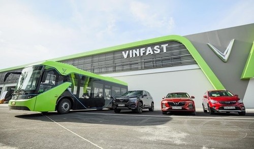 All new buses in Vietnam to be powered by electricity, green energy from 2025 - ảnh 1