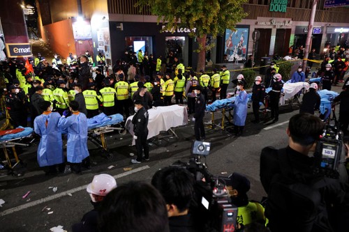 Halloween stampede in Seoul leaves at least 149 dead - ảnh 1
