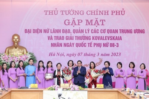 Scientists of two universities in Hanoi win 2022 Kovalevskaya Award - ảnh 1