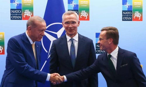 Turkey gives green light to Swedish NATO membership bid - ảnh 1