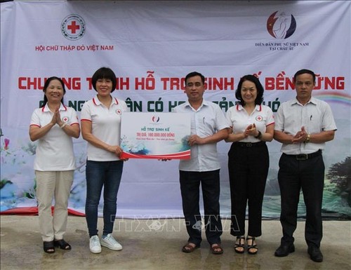 Dien Bien benefits from charitable activities initiated by Red Cross Society   - ảnh 1
