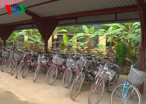 โครงการให้ยืมจักรยาน การจุดประกายความฝันของนักเรียนยากจน - ảnh 1