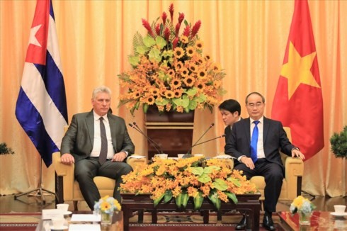 ประธานสภาแห่งรัฐและสภารัฐมนตรีคิวบาเสร็จสิ้นการเยือนเวียดนาม - ảnh 1