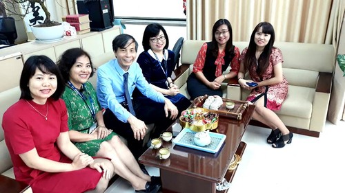 ทีมงานภาคภาษาไทยและเจ้าหน้าที่ผู้สื่อข่าวของวีโอวี5พบปะสังสรรค์หลังวันหยุดตรุษเต๊ต  - ảnh 7