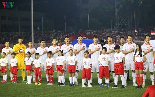 เวียดนามถล่มอินโดนีเซีย 3-0 ครองแชมป์ซีเกมส์ - ảnh 1